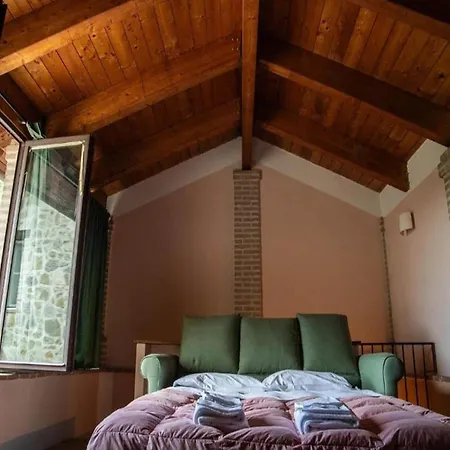 With Terrace In Apartamento Assisi