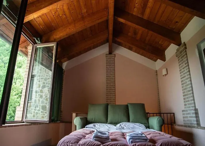 With Terrace In Apartamento Assisi